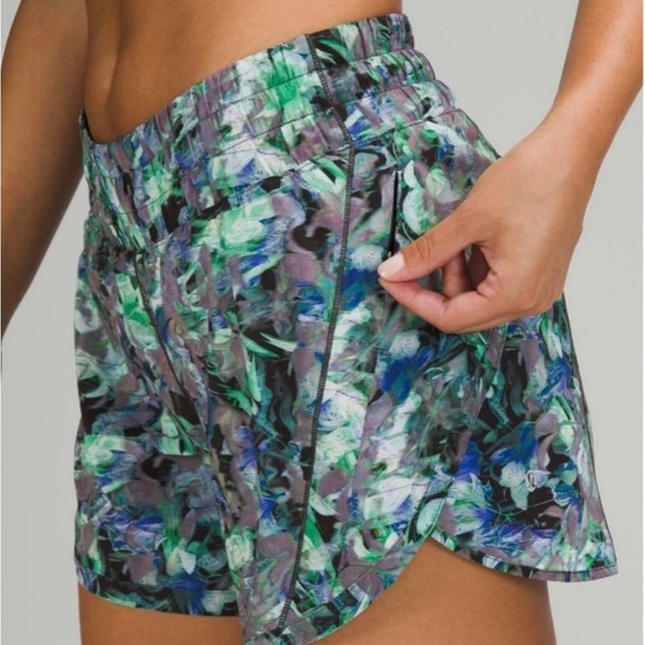 Lululemon shorts - Picture 2 of 11